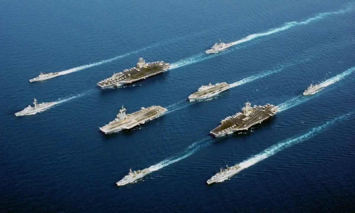 Avvistata anche in Calabria la nave della sesta flotta della Marina militare americana