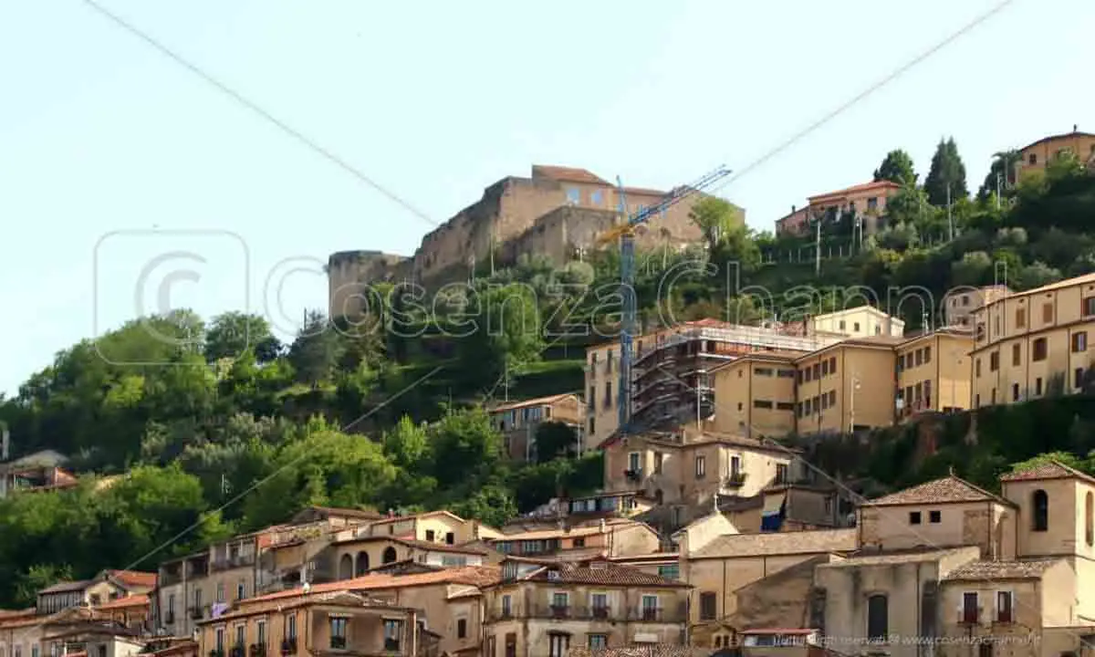 Castello Svevo, torna l'appuntamento con il \"Festival delle Candele\"