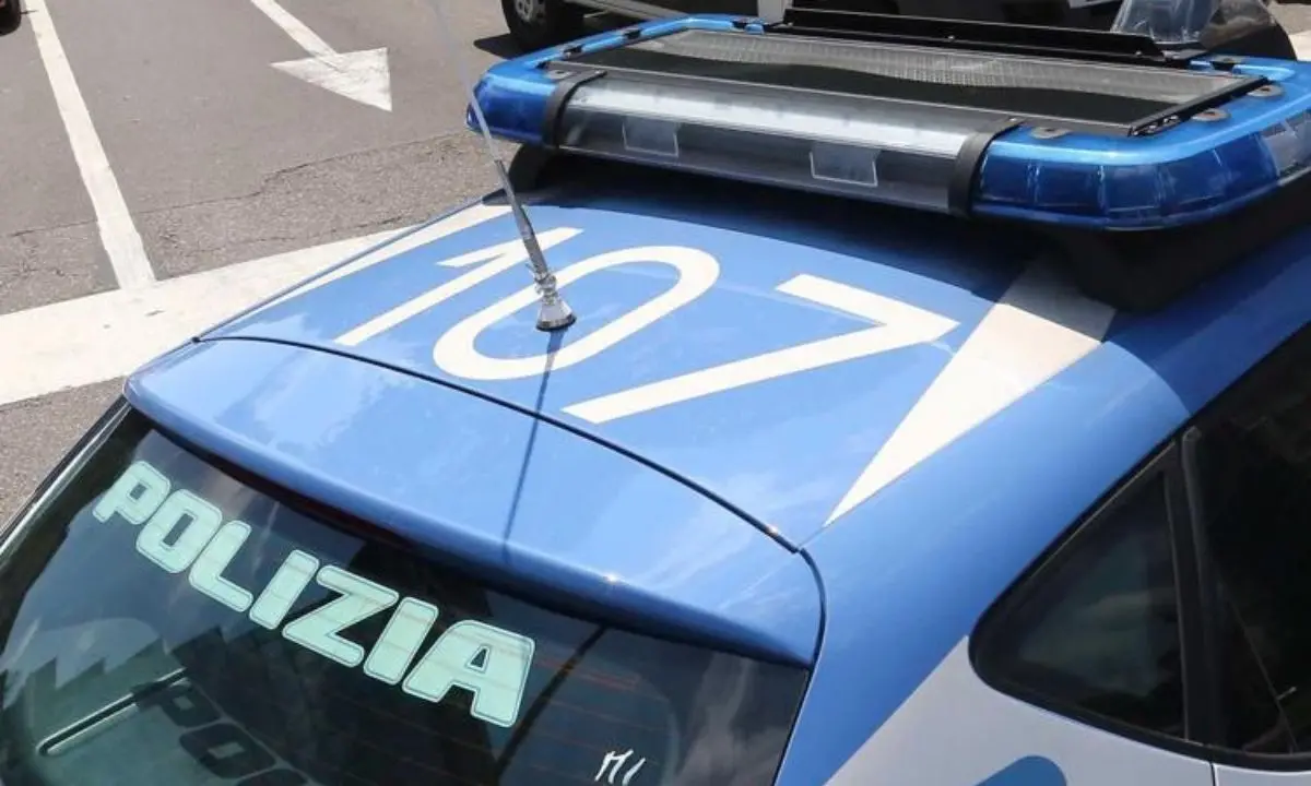 Roma, cadavere di una ragazza di 16 anni trovato vicino a un cassonetto