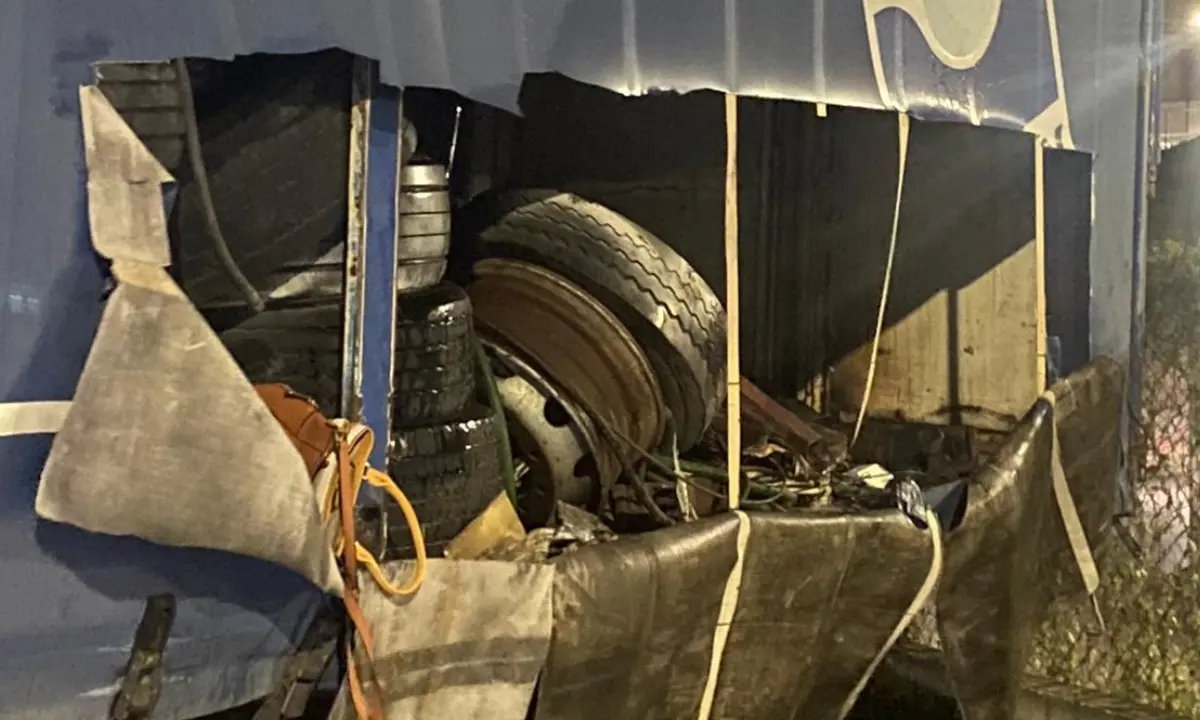 Corigliano Rossano, in fiamme Eurocargo: 33enne sottratto dal fuoco e salvato dalla morte
