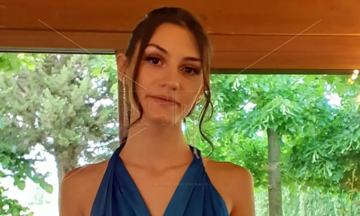 La Calabria piange Maria Elia, la 17enne morta a Perugia per un possibile caso di influenza suina