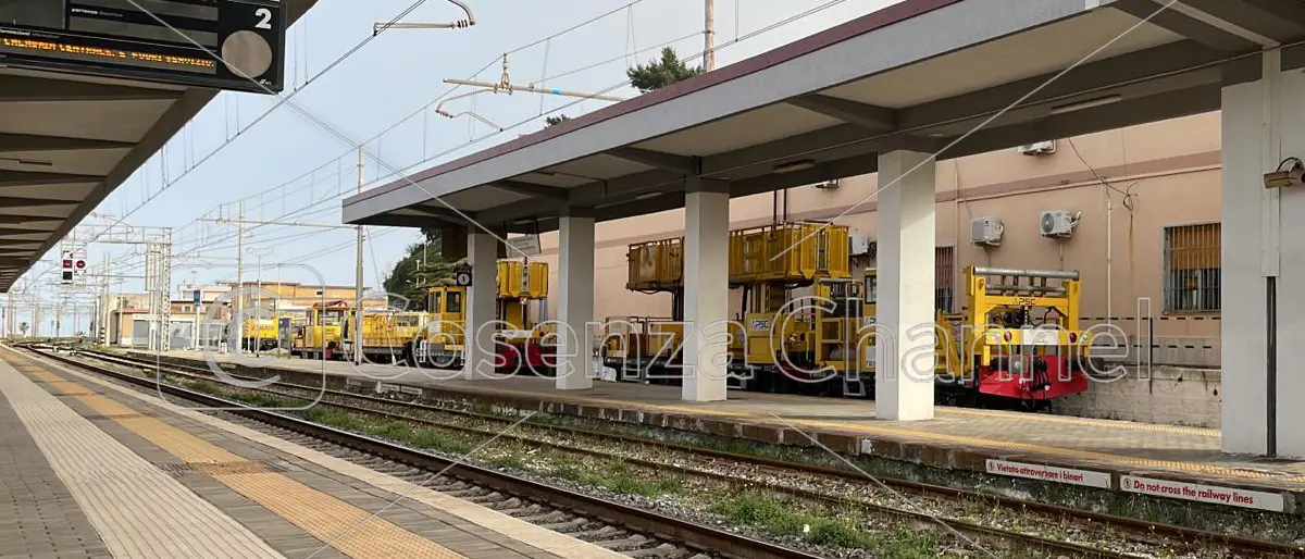Maltempo, rallentata la circolazione ferroviaria sulla linea Reggio Calabria-Paola