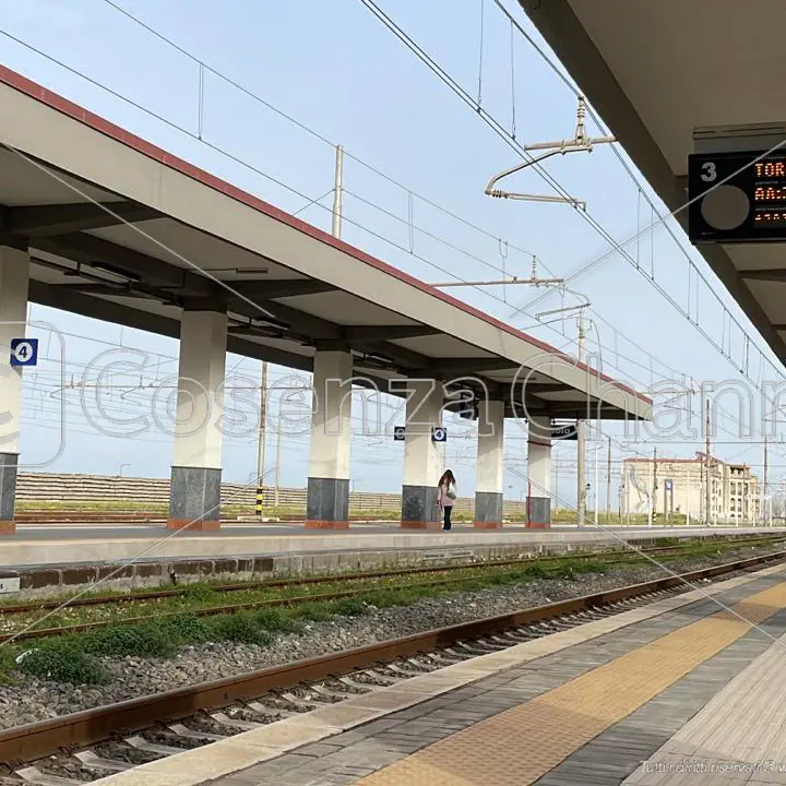 Villapiana, donna di 39 anni muore travolta da un treno