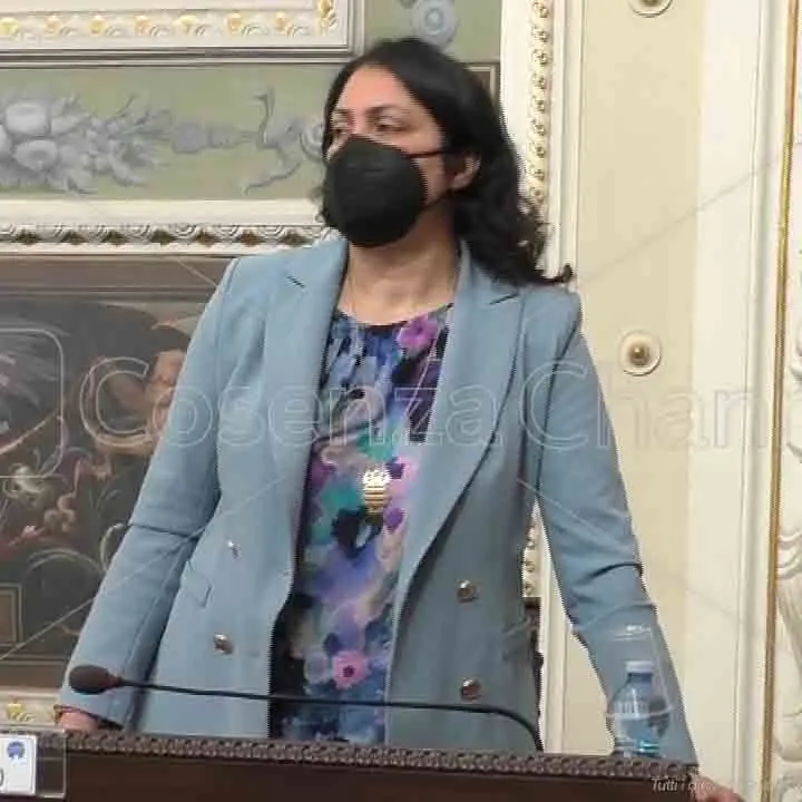 Corigliano-Rossano, Olivo contro Stasi: «Luminarie installate senza alcuna logica»