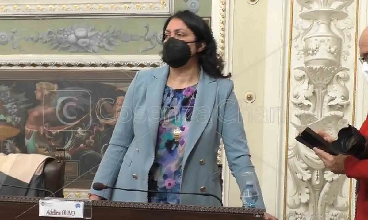 Corigliano-Rossano, Olivo contro Stasi: «Luminarie installate senza alcuna logica»