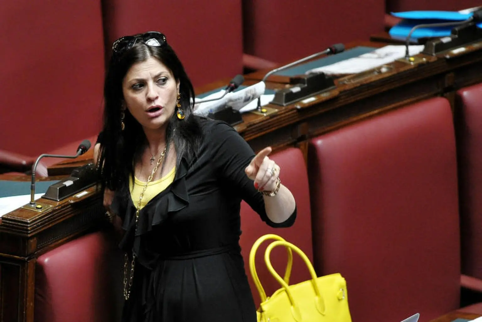 Richiesta alla Santelli: «Tamponi a tutti i cittadini di San Lucido»