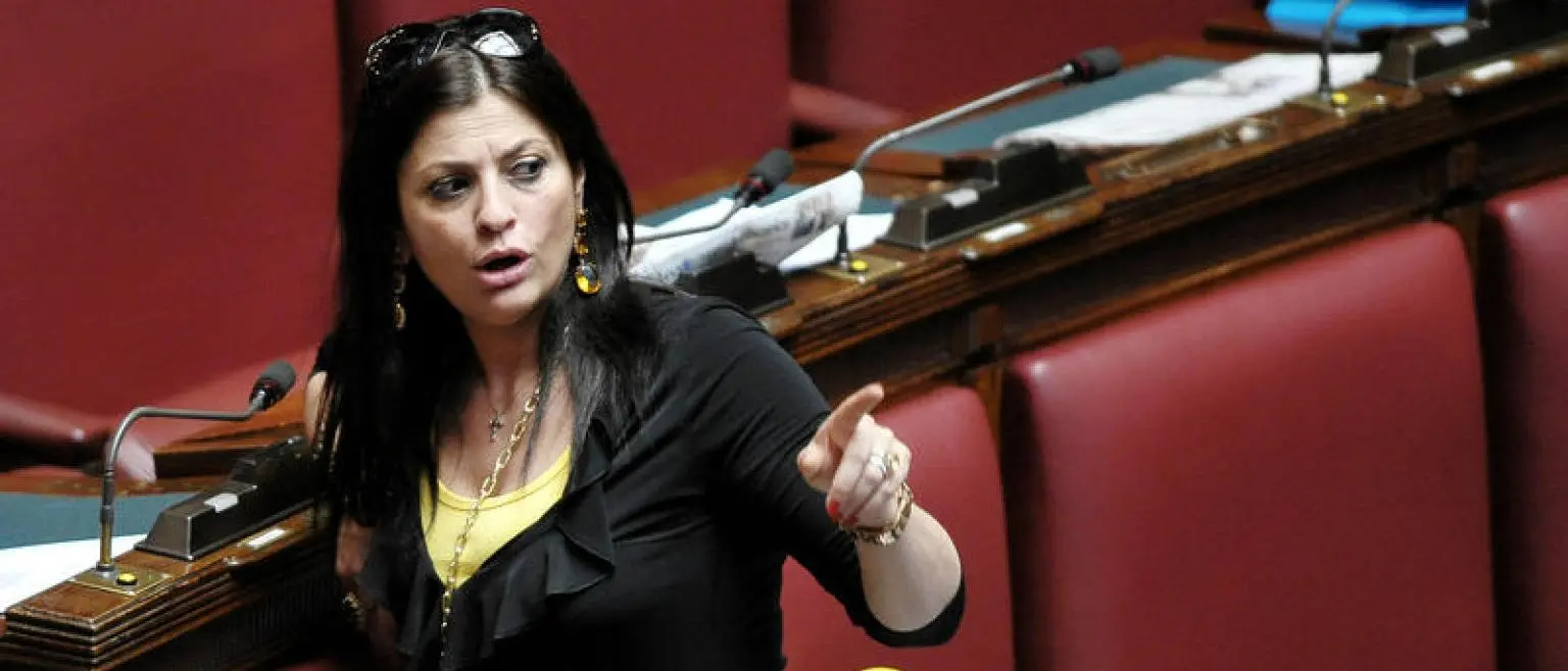 Richiesta alla Santelli: «Tamponi a tutti i cittadini di San Lucido»