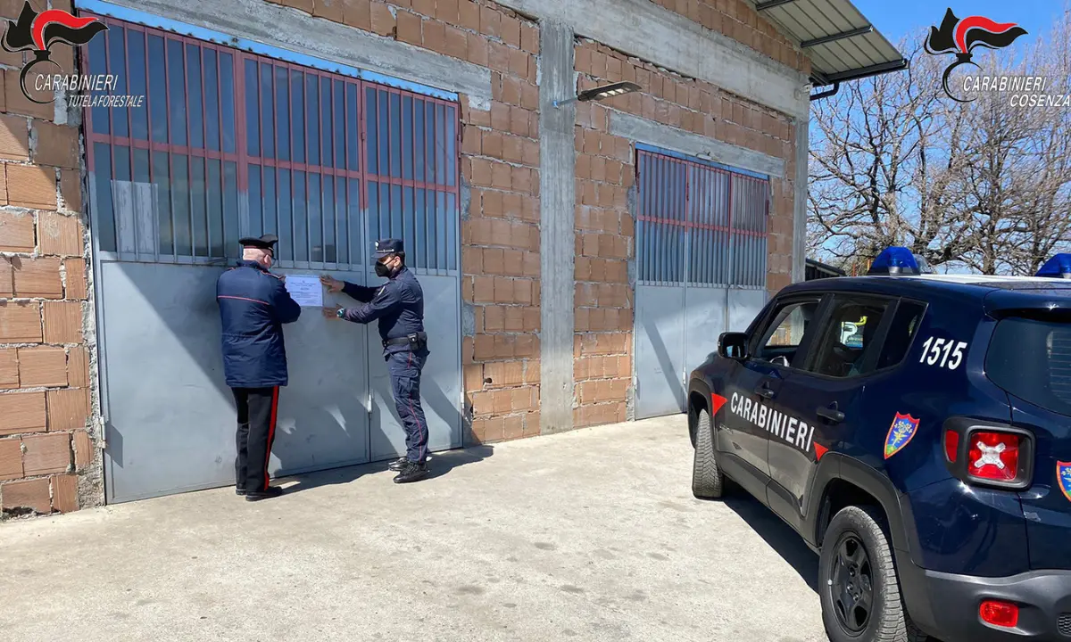 Rota Greca, scoperta autofficina abusiva. Scatta il sequestro
