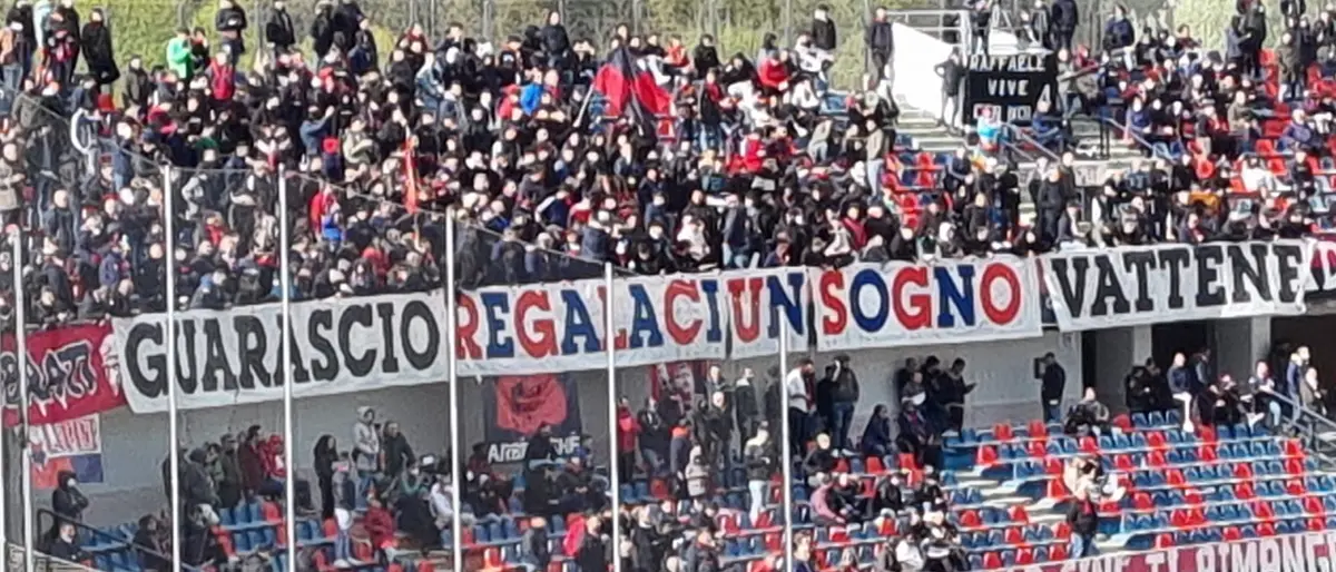 Cosenza, Curva Nord contro Guarascio: «Con il Palermo protesteremo così»