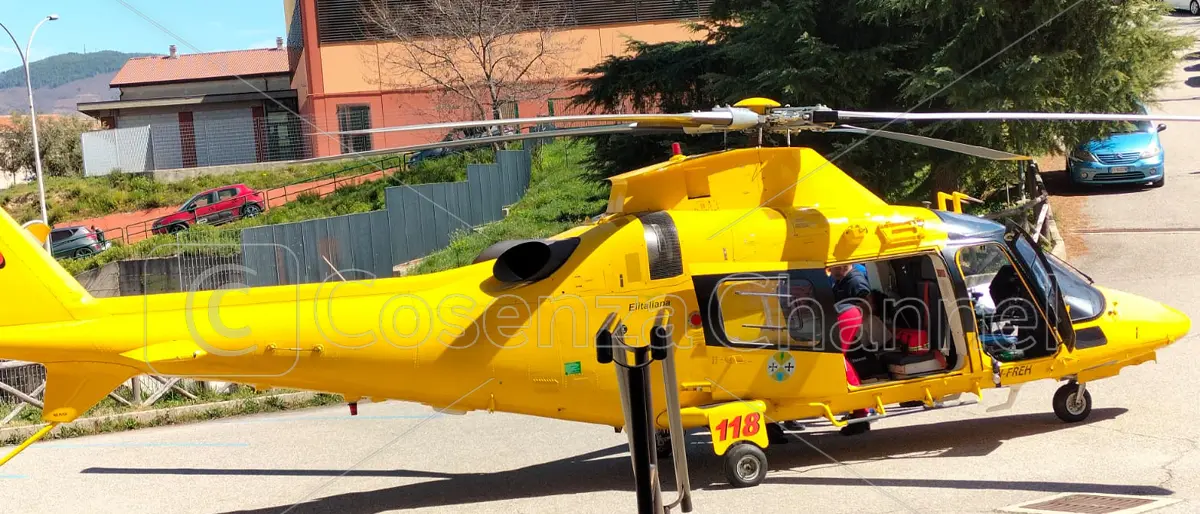 Parroco alla guida di un'auto travolge e uccide un'anziana in bici