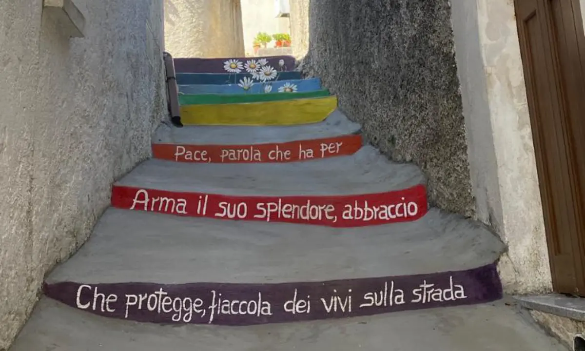 Laino Borgo, nel centro storico nasce la scala della pace