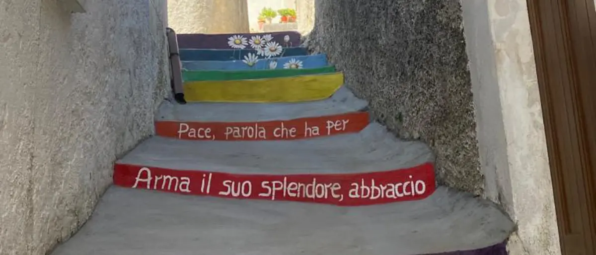 Laino Borgo, nel centro storico nasce la scala della pace