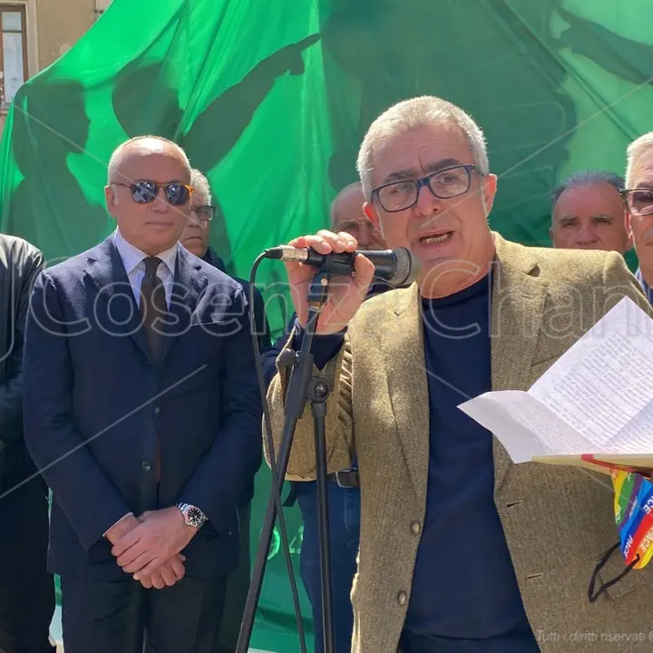 Cosenza, incontro tra Caruso e il dirigente Ciglio. Incontro dopo Pasqua per risolvere dei nodi dell’IC “Via Roma-Spirito Santo”
