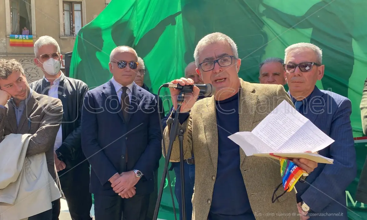 Cosenza, incontro tra Caruso e il dirigente Ciglio. Incontro dopo Pasqua per risolvere dei nodi dell’IC “Via Roma-Spirito Santo”