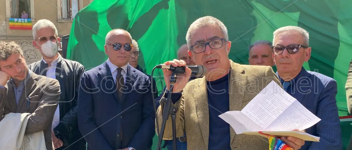 Cosenza, incontro tra Caruso e il dirigente Ciglio. Incontro dopo Pasqua per risolvere dei nodi dell’IC “Via Roma-Spirito Santo”