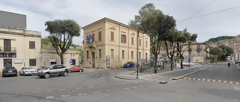 «Numerose infrazioni tra piazza dei Bruzi e via Sertorio Quattromani»