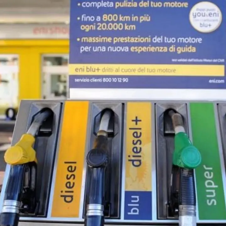 Carburanti, nuovo aumento di prezzo per benzina e diesel