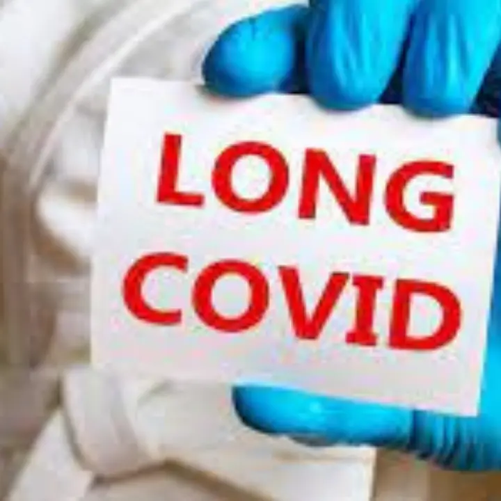 Long Covid, Andreoni: «I vaccini rendono il post malattia più blando»
