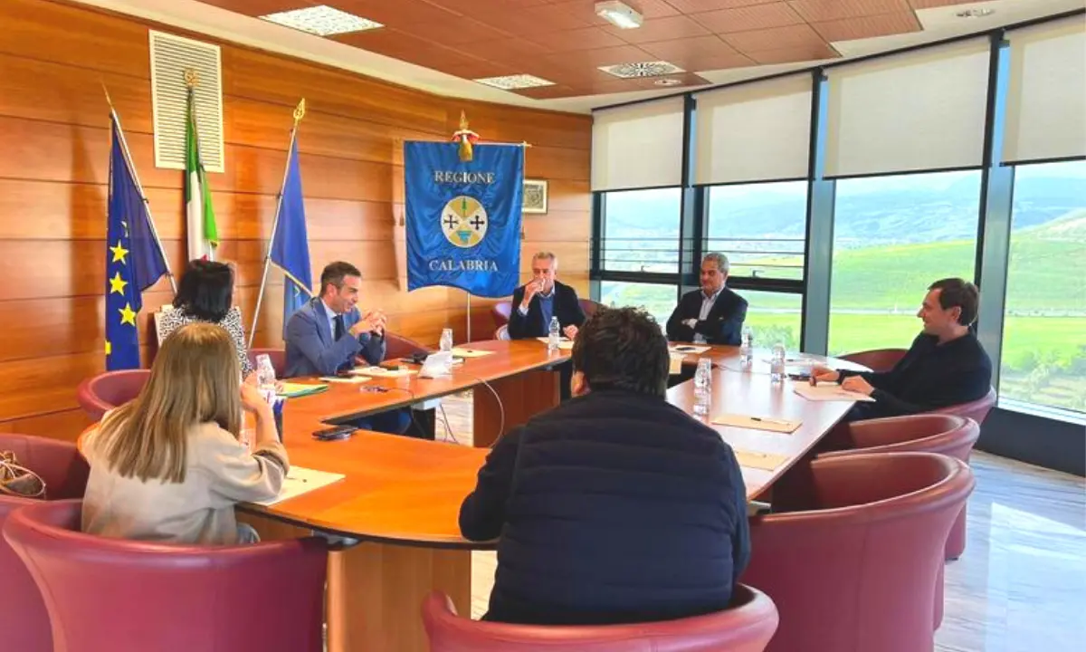 Calabria, la Giunta approva il piano lavoro: 300 tra nuove assunzioni e stabilizzazioni