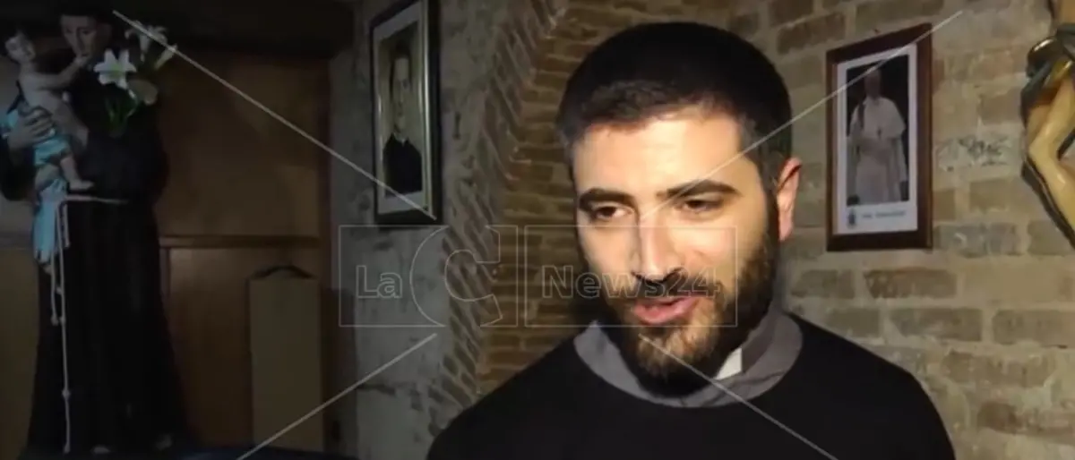 Don Ernesto Piraino lascia la divisa e diventa prete in Calabria: «Pensavano fossi sotto copertura»