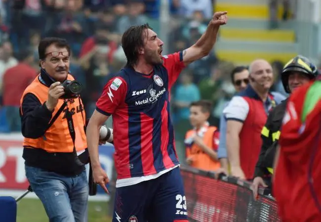 \"LAQUEO\" | Cosenza, arrestate 14 persone per usura. C'è anche il calciatore Modesto