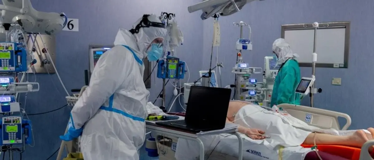 Covid Italia, lieve calo dei contagi e dei decessi: bollettino del 23 aprile