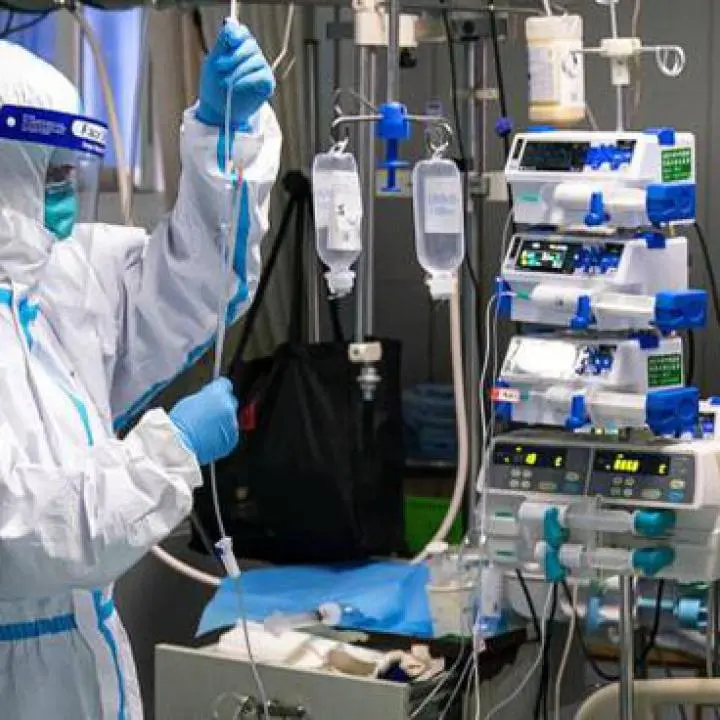 Contagi Covid, 849 nuovi casi tra Cosenza e provincia. Positività al 31,92%