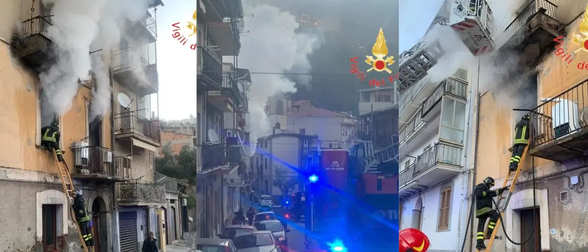 Casali del Manco, incendio in un appartamento: i pompieri salvano una persona dalle fiamme FOTO