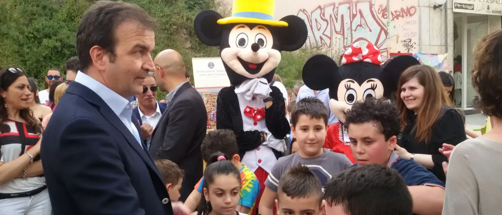 AMMINISTRATIVE 2016 | Occhiuto e i bambini: «Mario, corso Mazzini è bello...»