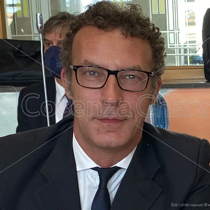 Luberto: «La Regione ha erogato i fondi per il diritto allo studio. Cosenza quando li utilizzerà?»