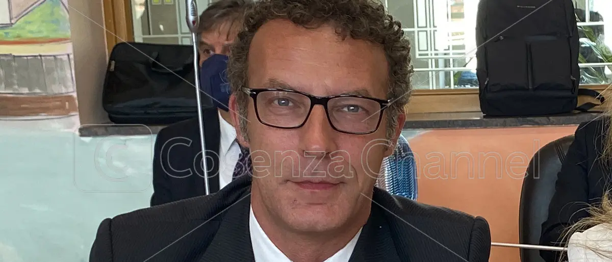 Luberto: «La Regione ha erogato i fondi per il diritto allo studio. Cosenza quando li utilizzerà?»