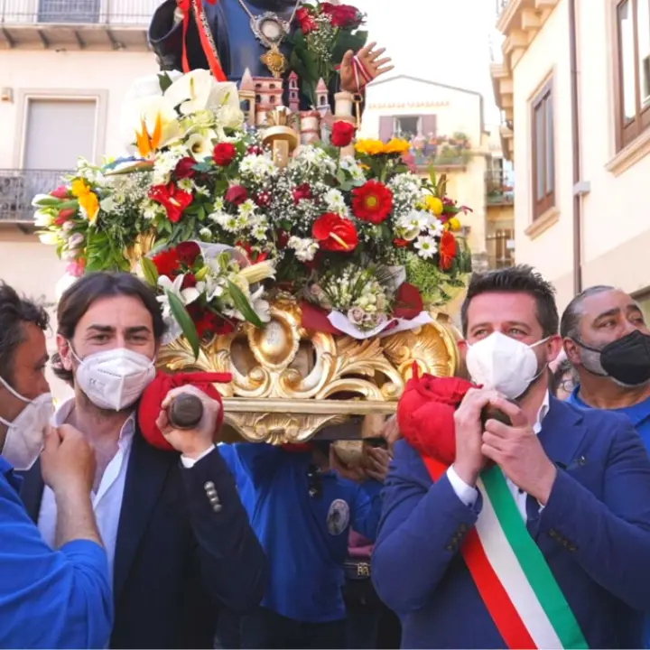 Corigliano Rossano, festa di San Francesco: centro storico stracolmo