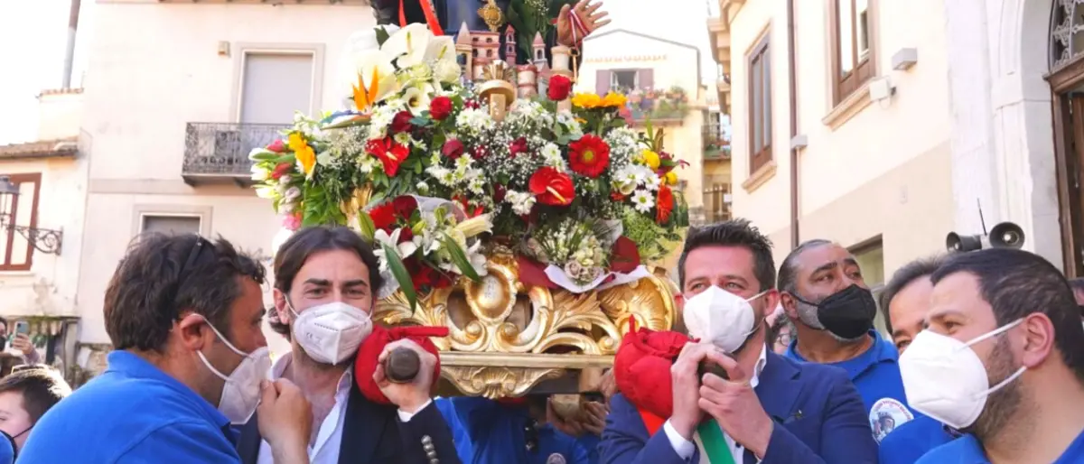 Corigliano Rossano, festa di San Francesco: centro storico stracolmo