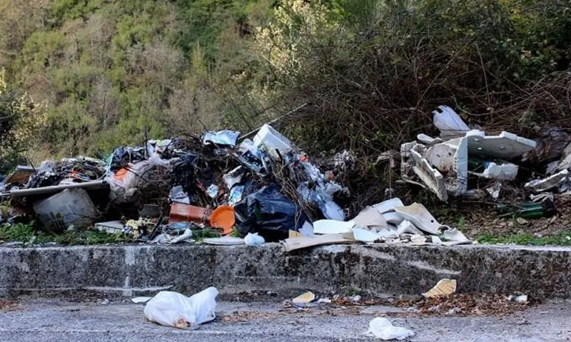 Plastic free, sabato giornata di raccolta sulla spiaggia di Paola