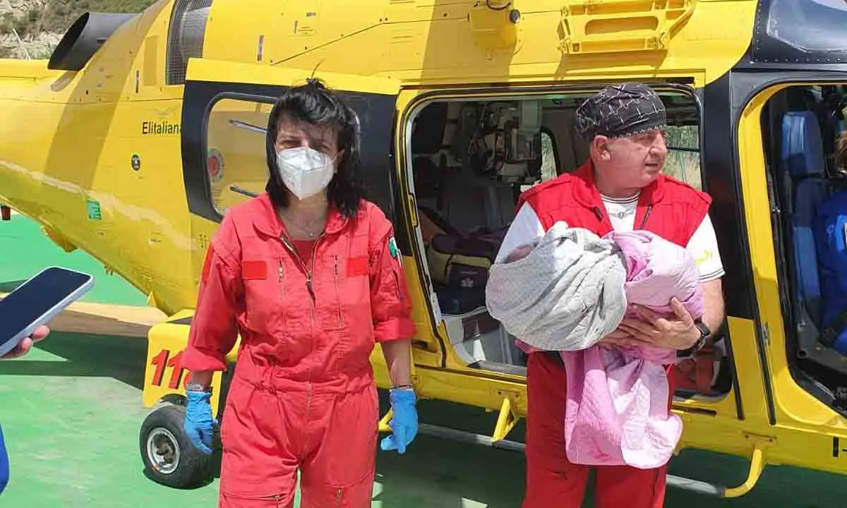 Amendolara, bambino cade dal balcone e viene trasportato a Cosenza in elisoccorso
