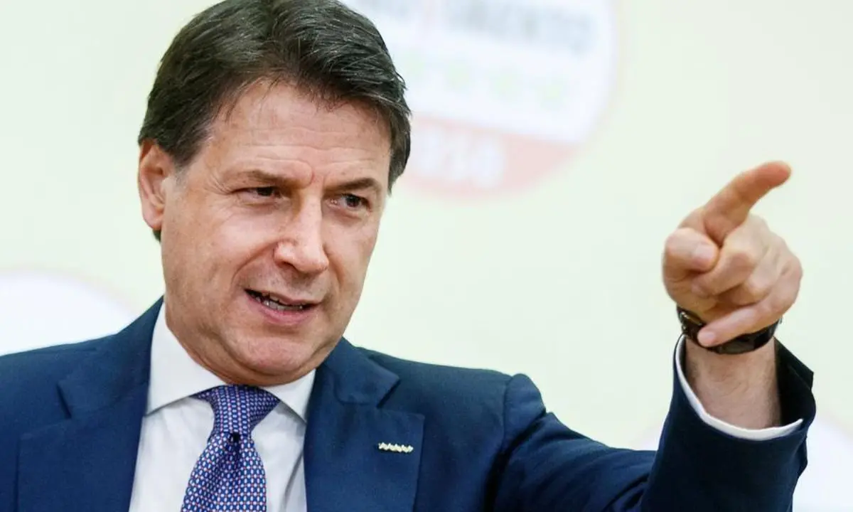 Crisi di governo, Conte riunisce Consiglio M5S per 5 ore