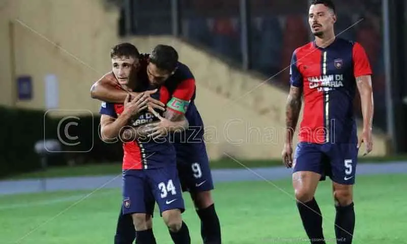Cosenza, ci sono due calciatori rossoblù nella \"Top XI\" della Lega B