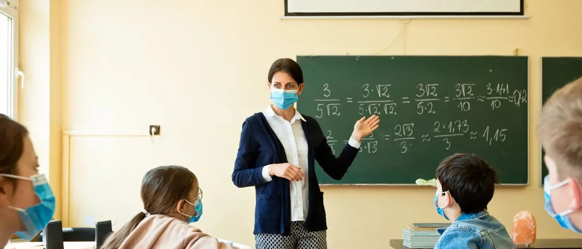 Covid e scuola 2022, presto il rientro in classe: ecco le nuove regole