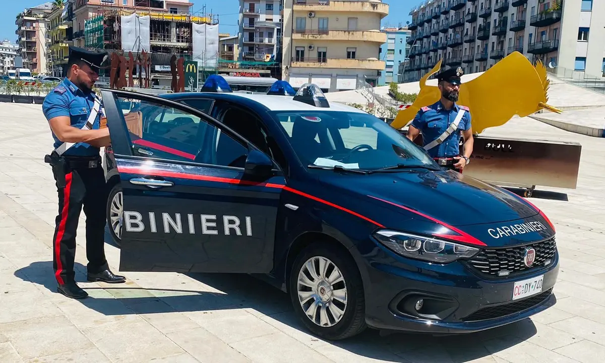 Maltrattamenti, spaccio e false generalità: arresti e denunce nell'area urbana di Cosenza