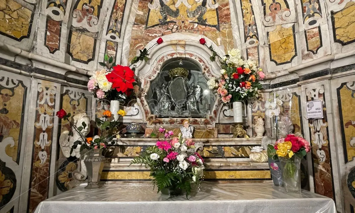 I sentieri della fede, a Cerchiara di Calabria un Santuario incastonato nella roccia