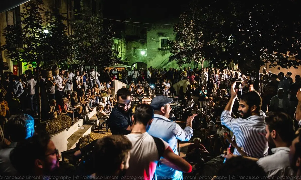 Castrovillari, nel centro storico torna \"Civita Nova RadicarSi\": tra i protagonisti Eugenio Bennato