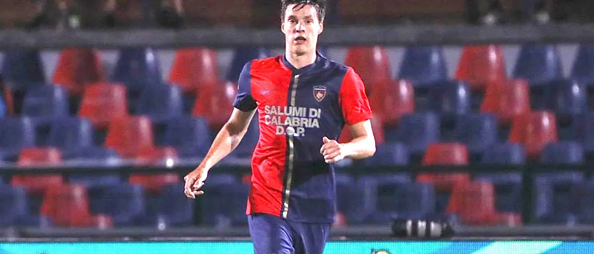 Cosenza, brutte notizie per Vaisanen: il report sull'infortunio del difensore
