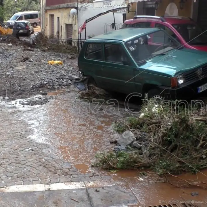 Nubifragio a Tortora, un'anziana: «Si è aperta la porta all'improvviso, ho visto la morte in faccia»