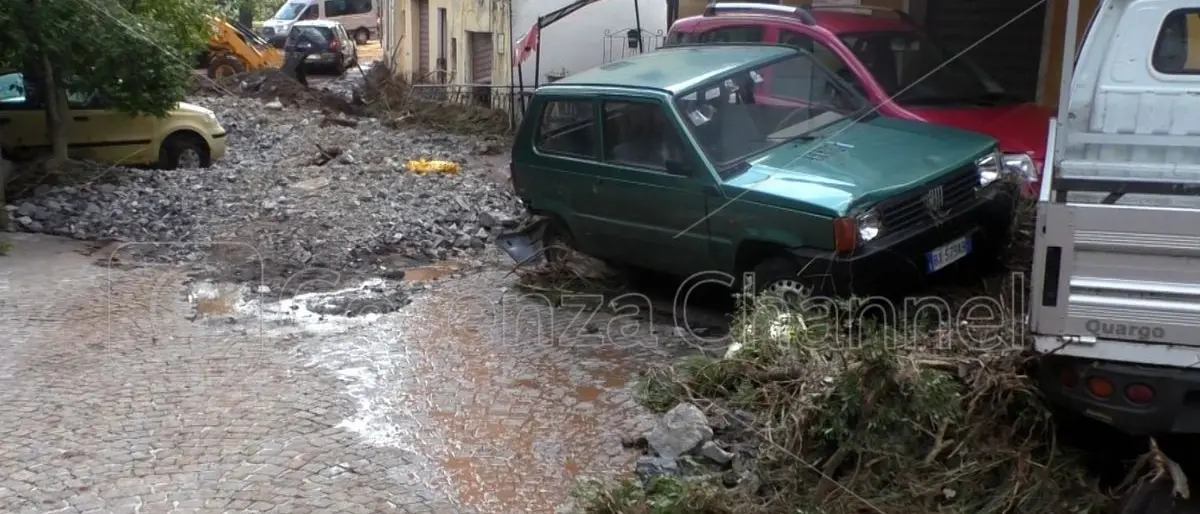 Nubifragio a Tortora, un'anziana: «Si è aperta la porta all'improvviso, ho visto la morte in faccia»