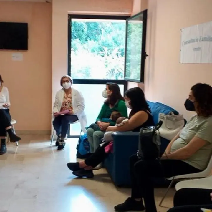 Amantea, al consultorio un incontro per promuovere l'importanza dell'allattamento al seno