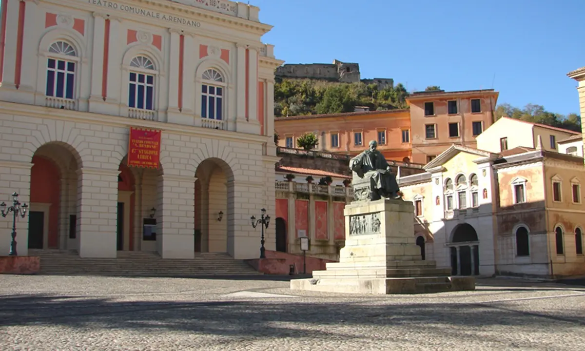 Cosenza, divieto di transito e sosta in piazza XV Marzo per il Meeting della polizia locale