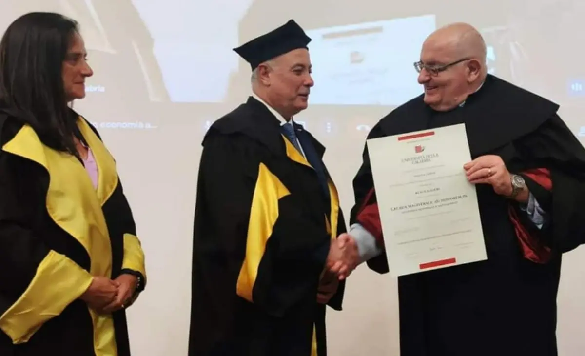 Laurea honoris causa all'imprenditore Klaus Algieri: cerimonia all'Unical