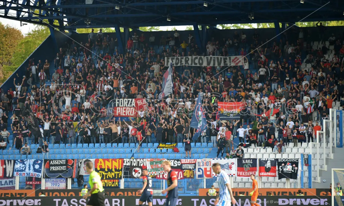 «Federico vive». Il papà di Aldrovandi ringrazia i tifosi del Cosenza