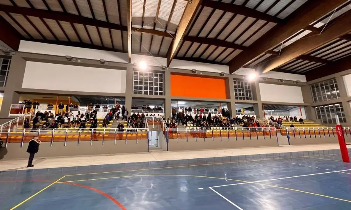 Amantea, la Provincia di Cosenza riconsegna il palazzo dello sport alla città | VIDEO