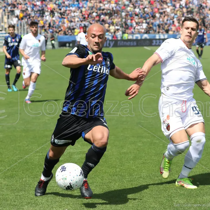 Catanzaro-Cosenza, Situm dimentica il passato: «Vincere il derby per i tifosi»